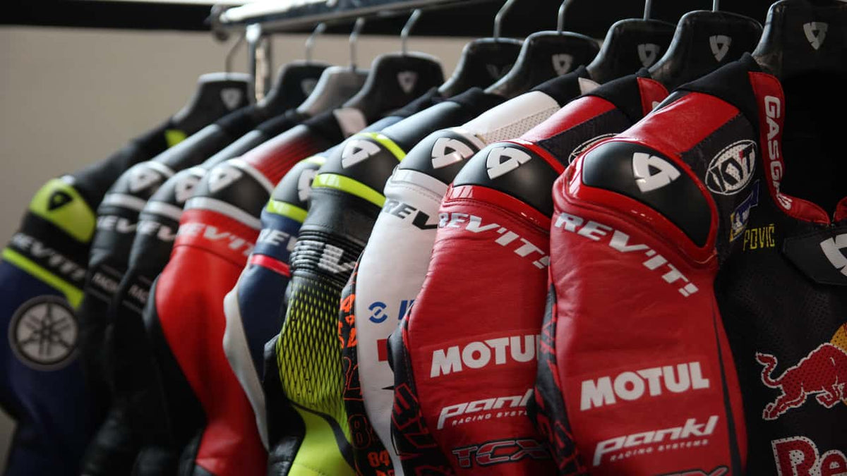 F1 RACE GEARS|F1 Authentics is the official F1® memorabilia store/F1